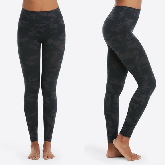 SPANX Look At Me Now Seamless Leggings High Rise in Black Camo Size L - Picture 3 of 15